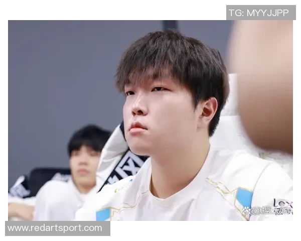 Bin上单统治赛场以无懈可击的操作再现英雄联盟巅峰时刻