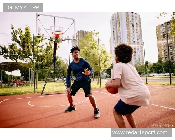 篮球世界的魅力与挑战：探索技术、团队协作与竞技精神的完美结合