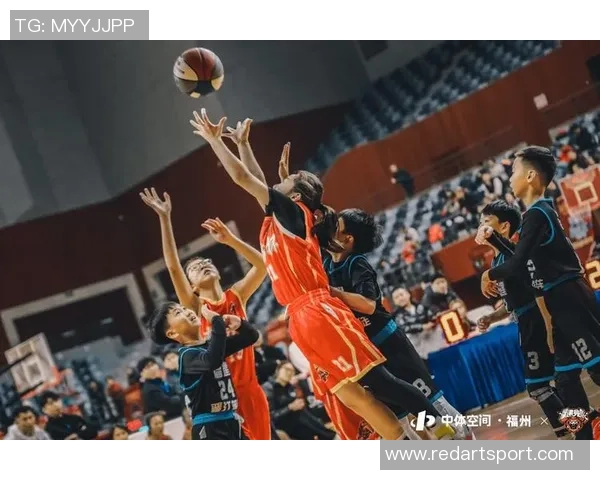 篮球激情燃动青春赛场展现团队拼搏与梦想追逐的精彩瞬间